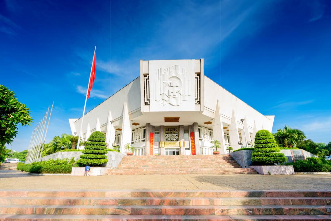 Khám phá kiến trúc các công trình trong khuôn viên Quảng Trường Ba Đình 2 Công trình trong khuôn viên Quảng trường Ba Đình